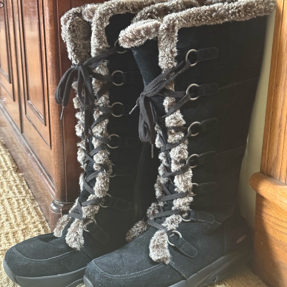 MBT  Black Fur-Lined Boots